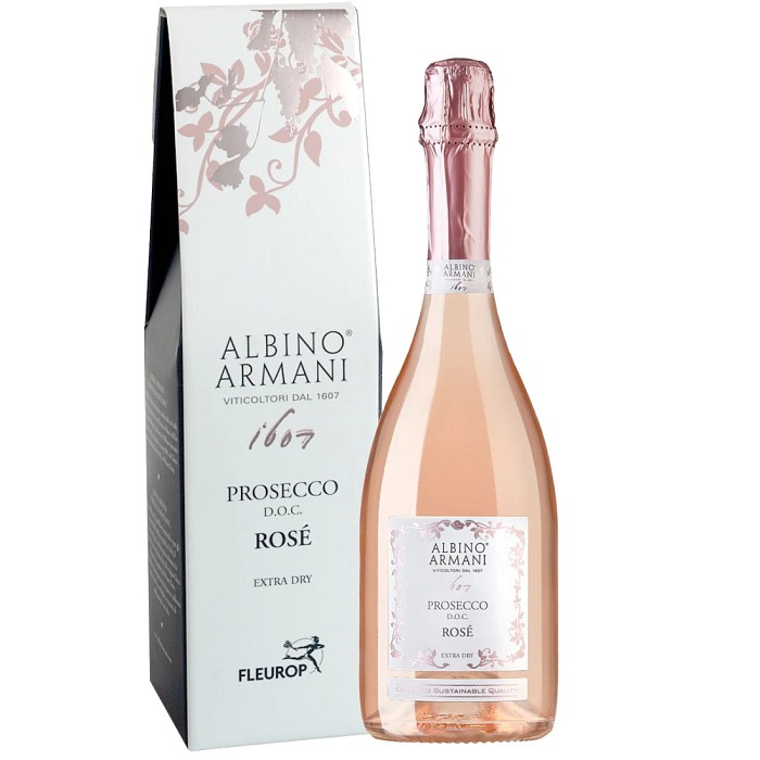 Prosecco Ros�||| CHF 29.9 |||Prosecco Ros� Albino Armani DOC (75 cl). 

Diese exklusive Geschenkbox beinhaltet eine Flasche eleganten Prosecco Ros� Albino Armani DOC Extra Dry (75 cl). Er wird in der Region Friaul im Nordosten Italiens angebaut, wo das typische Produktionsgebiet des Prosecco Ros� DOC liegt. Kultiviert wird dieser vornehme Tropfen von der Familie Armani, die durch eine �ber 400-j�hrige Weinanbau-Erfahrung �berzeugt. Er verbindet auf angenehme Weise den lebendigen und fruchtigen Schwung der Rebsorte Glera mit dem wertvollen Beitrag des Pinot Noir. Das Ergebnis ist ein eleganter und raffinierter Schaumwein, der sich mit vielerlei Speisen kombinieren l�sst. 

11% vol. Alkohol. ||| 1738